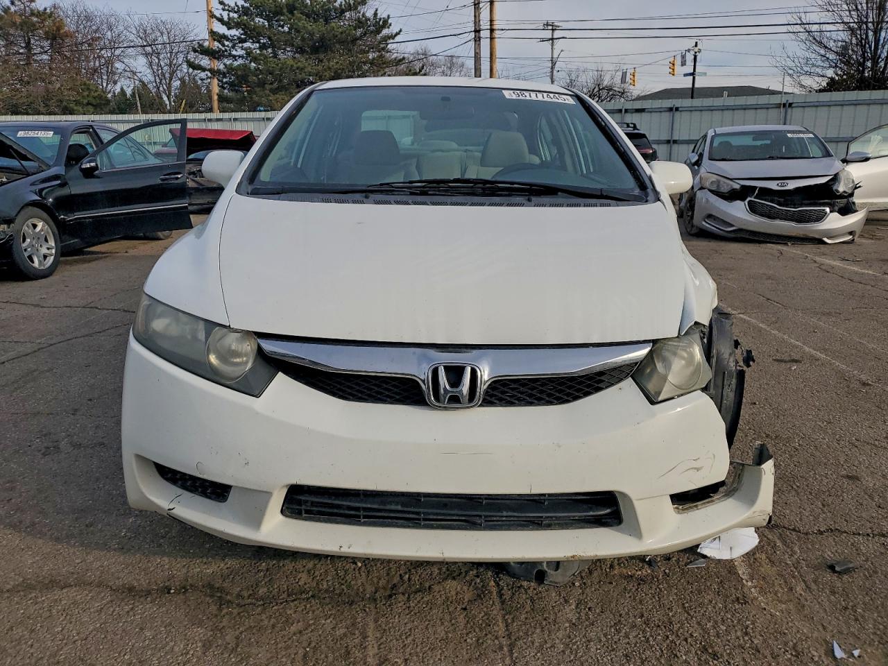 2011 HONDA CIVIC LX photo 5
