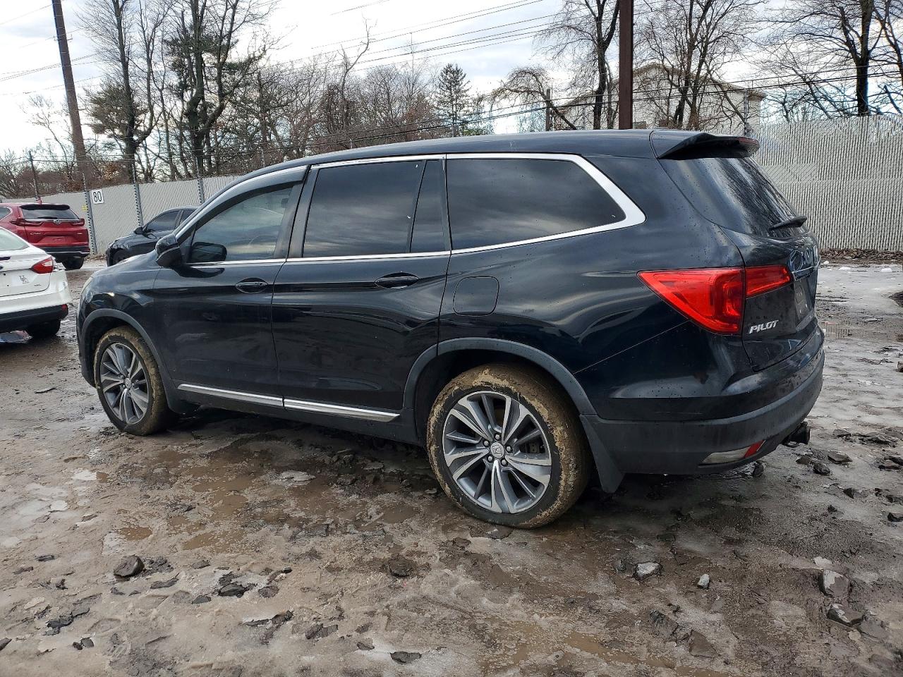 2016 HONDA PILOT EXLN photo 2