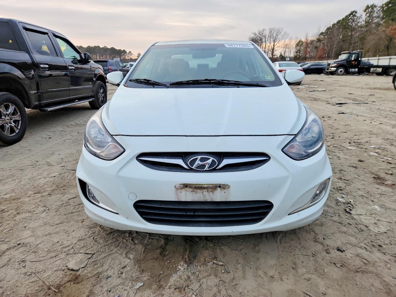 2012 HYUNDAI ACCENT GLS photo 5