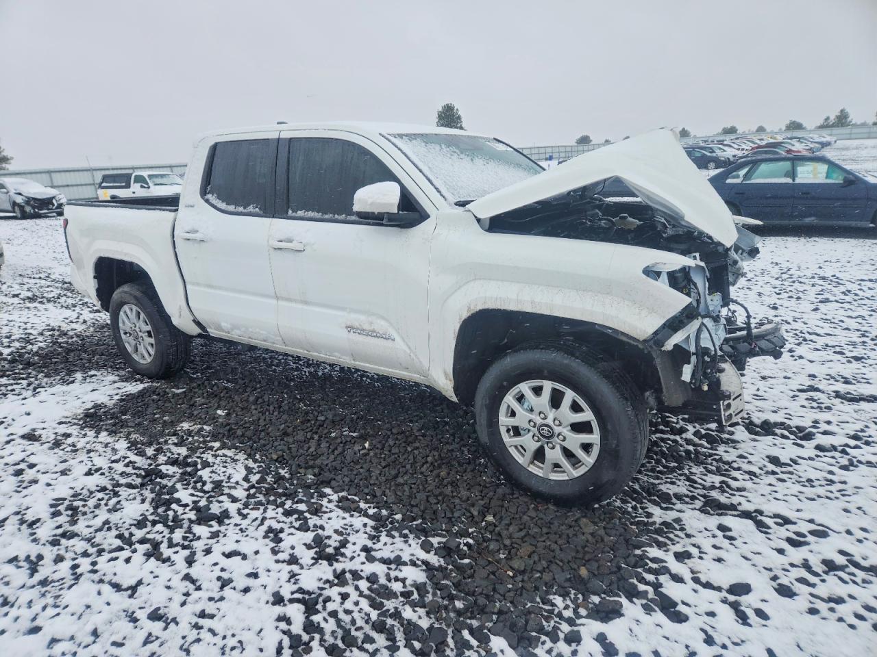 2025 TOYOTA TACOMA DOUBLE CAB photo 4