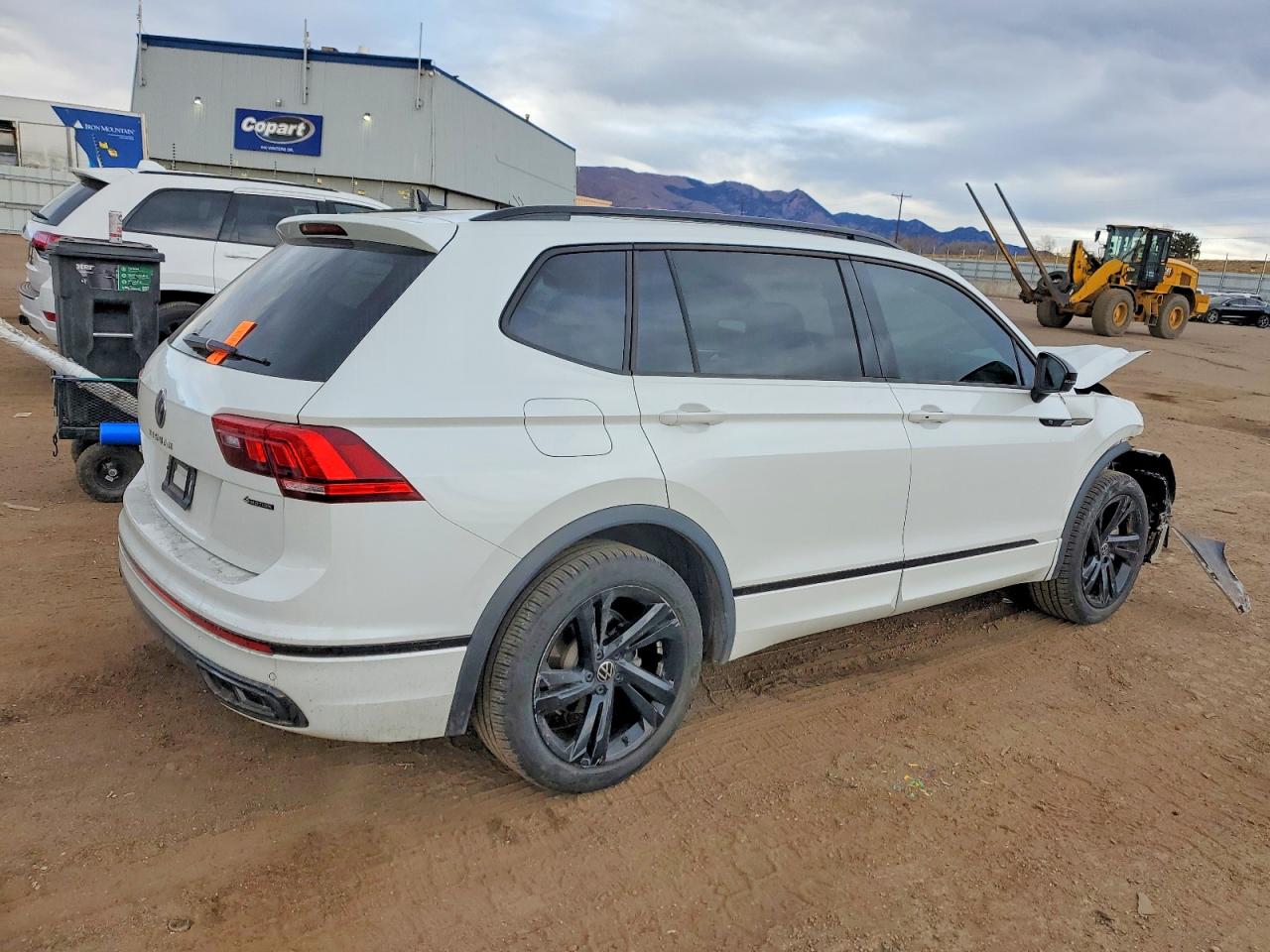 2024 VOLKSWAGEN TIGUAN SE R-LINE BLACK photo 3