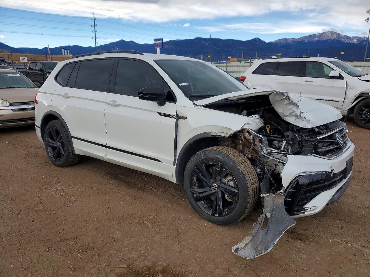 2024 VOLKSWAGEN TIGUAN SE R-LINE BLACK photo 4