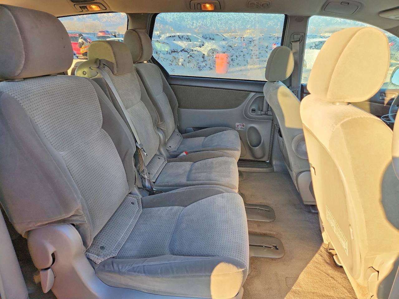 2007 TOYOTA SIENNA CE photo 11