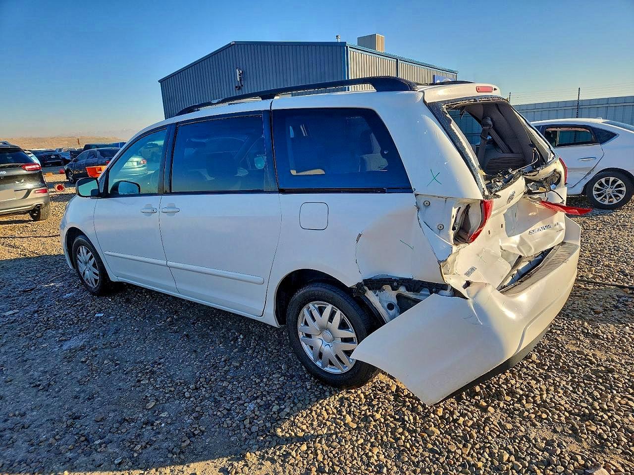 2007 TOYOTA SIENNA CE photo 2