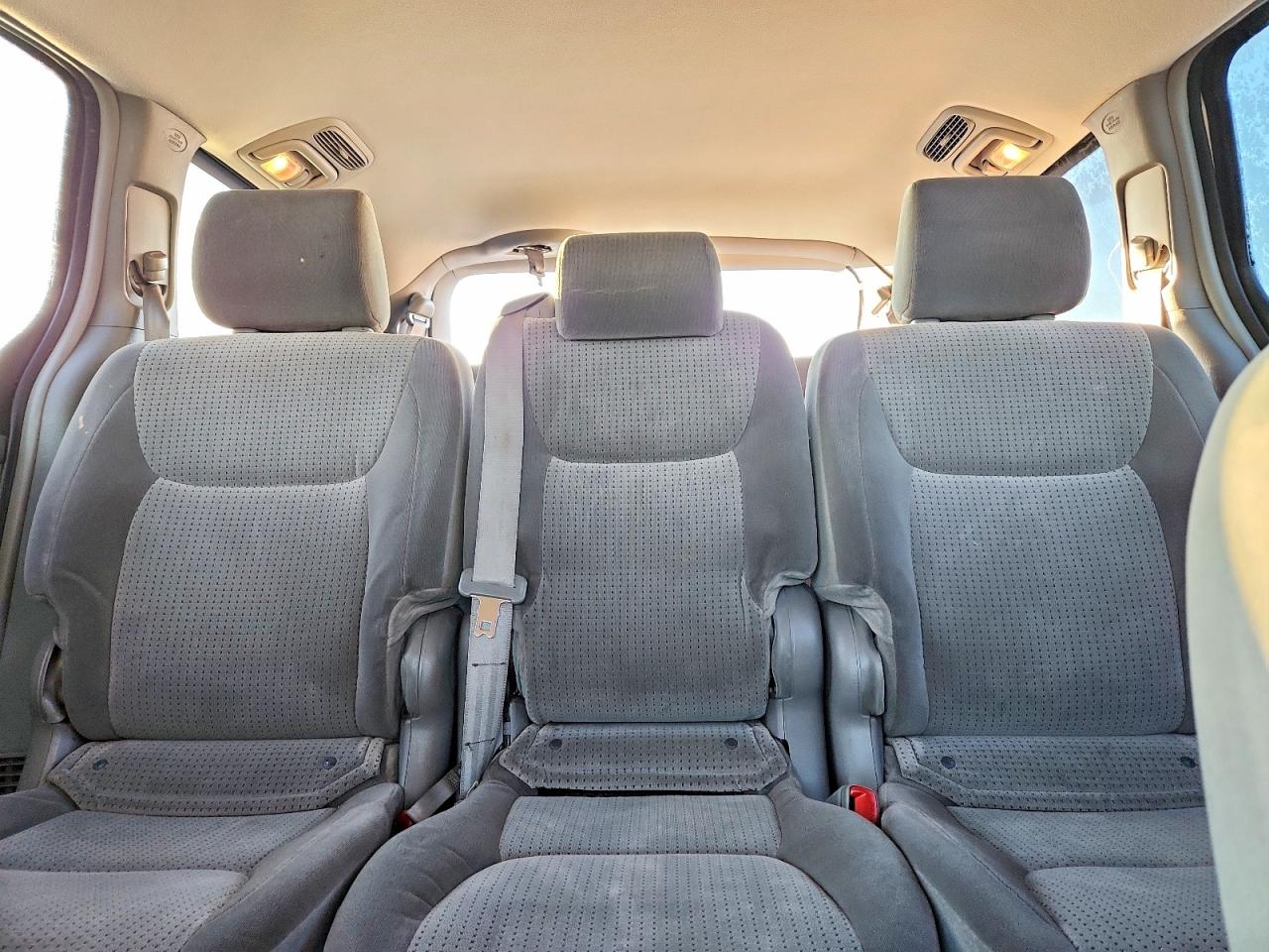 2007 TOYOTA SIENNA CE photo 10