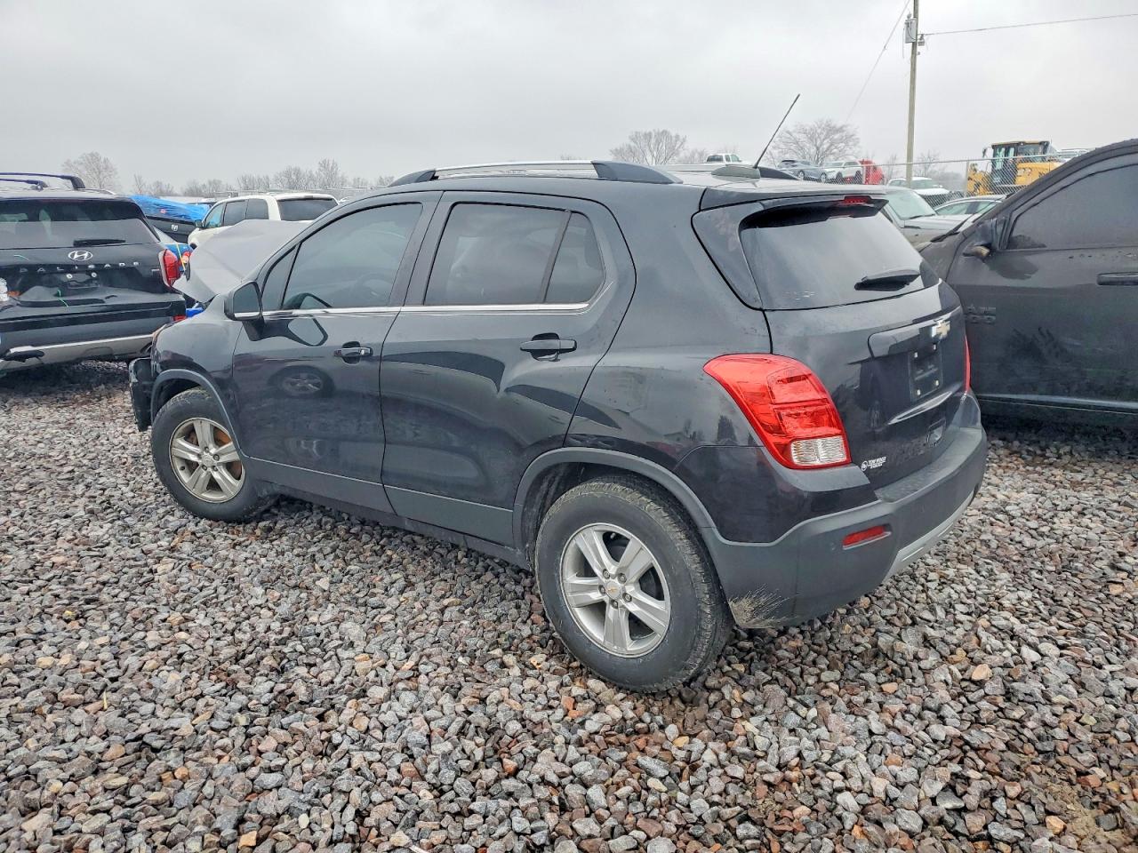 2015 CHEVROLET TRAX 1LT photo 2