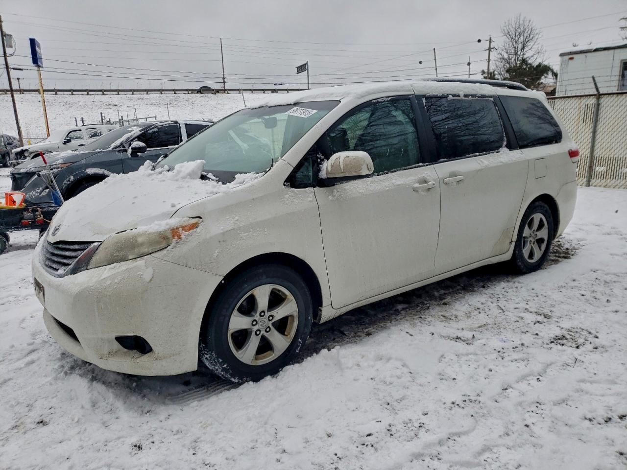 2013 TOYOTA SIENNA