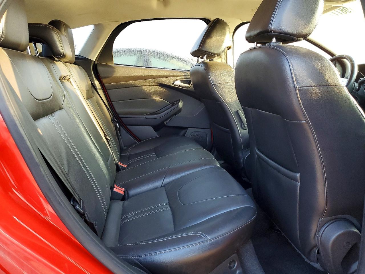 2014 FORD FOCUS SE photo 10