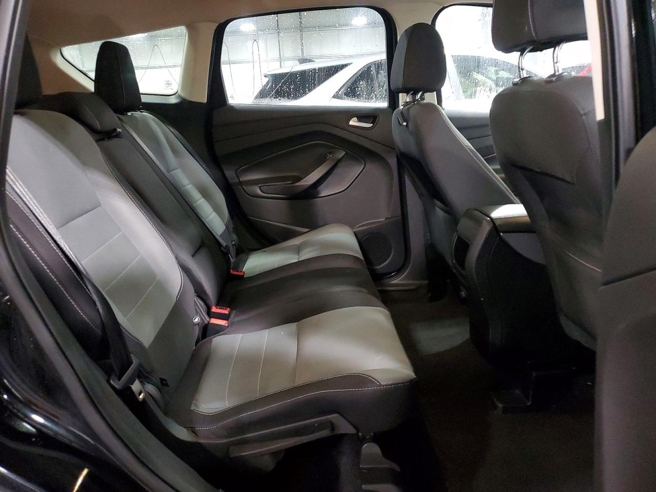 2016 FORD ESCAPE SE photo 11