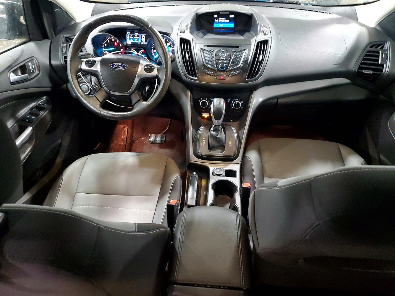 2016 FORD ESCAPE SE photo 8