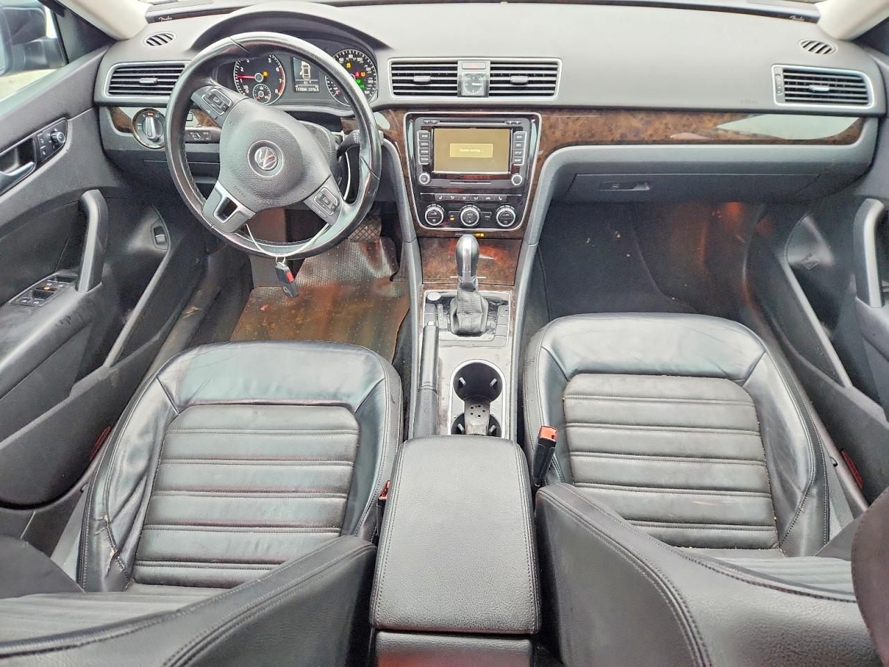2015 VOLKSWAGEN PASSAT SEL photo 8