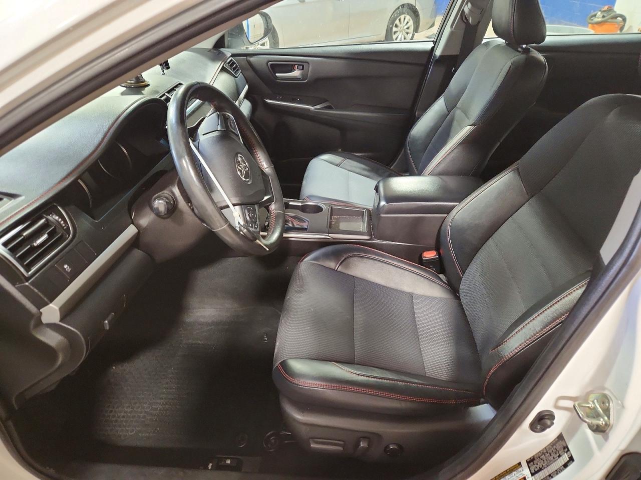 2017 TOYOTA CAMRY LE photo 7