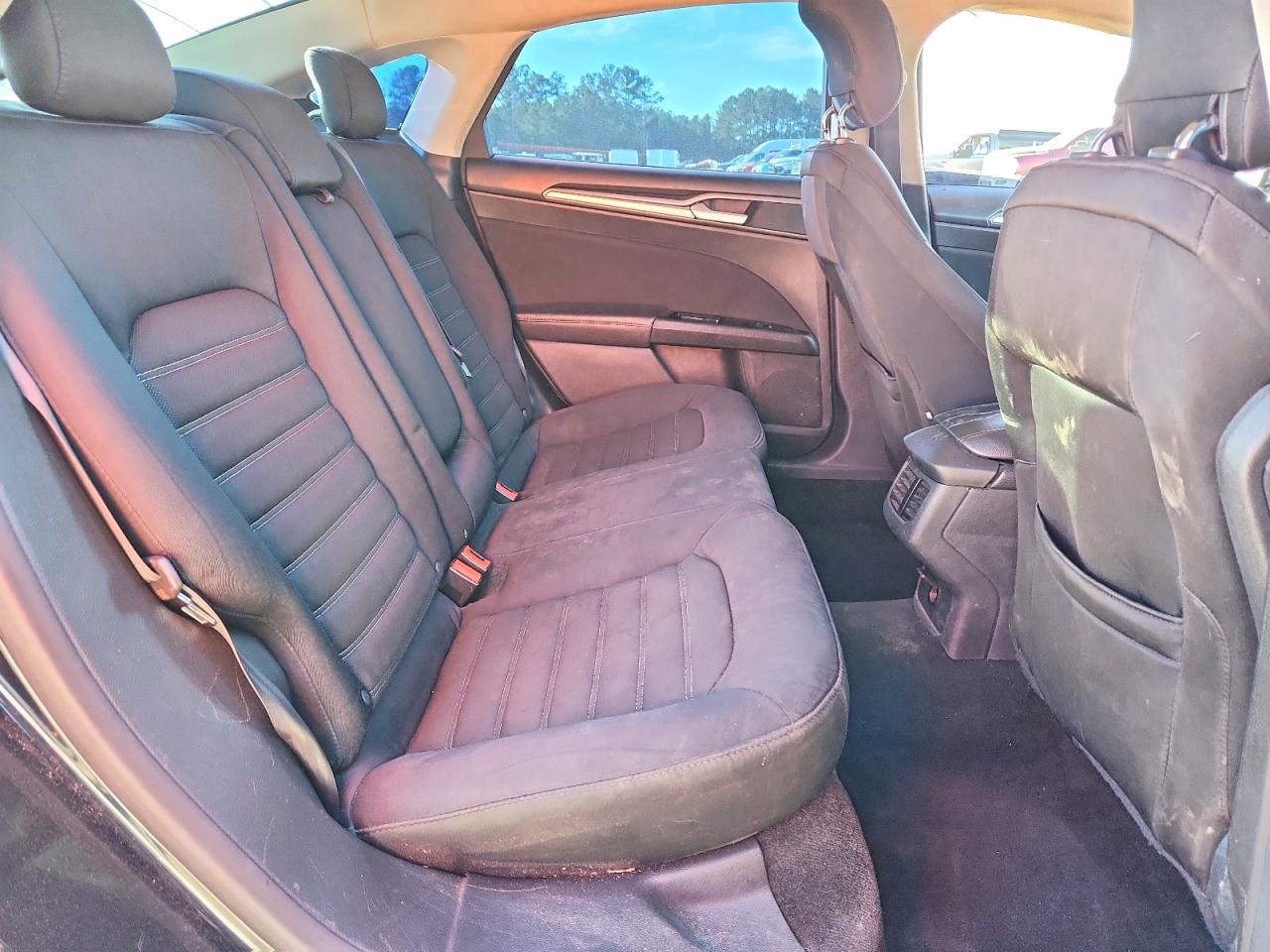 2014 FORD FUSION SE photo 10