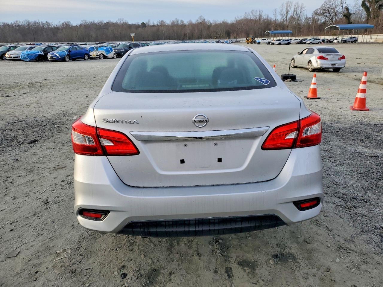 2016 NISSAN SENTRA S photo 6