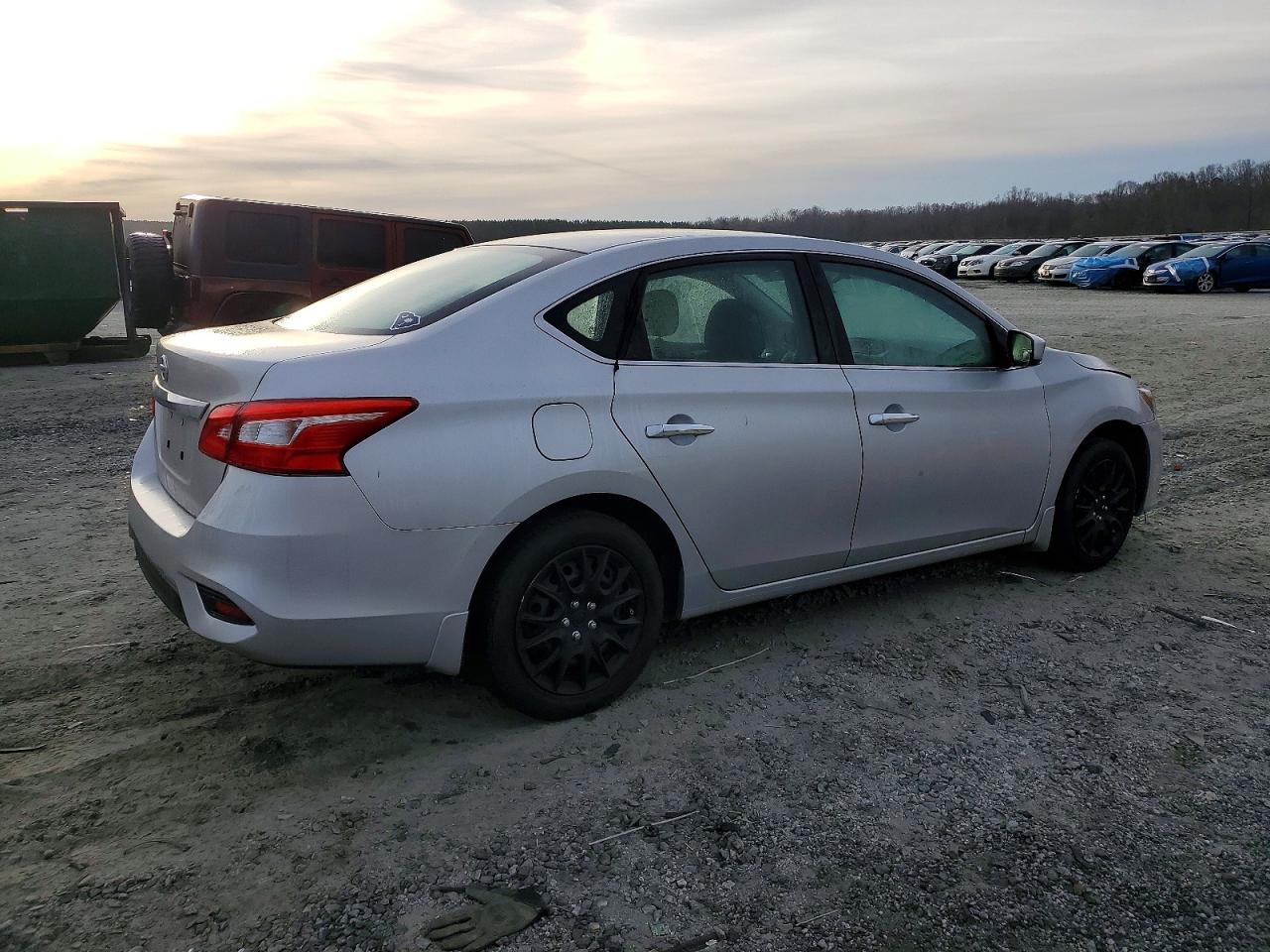 2016 NISSAN SENTRA S photo 3
