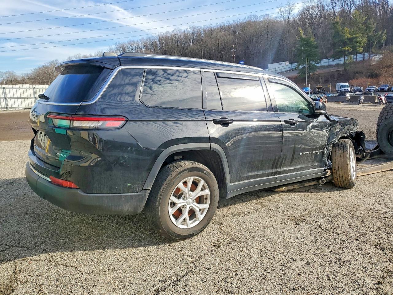 2023 JEEP GRAND CHEROKEE L LIMITED photo 3