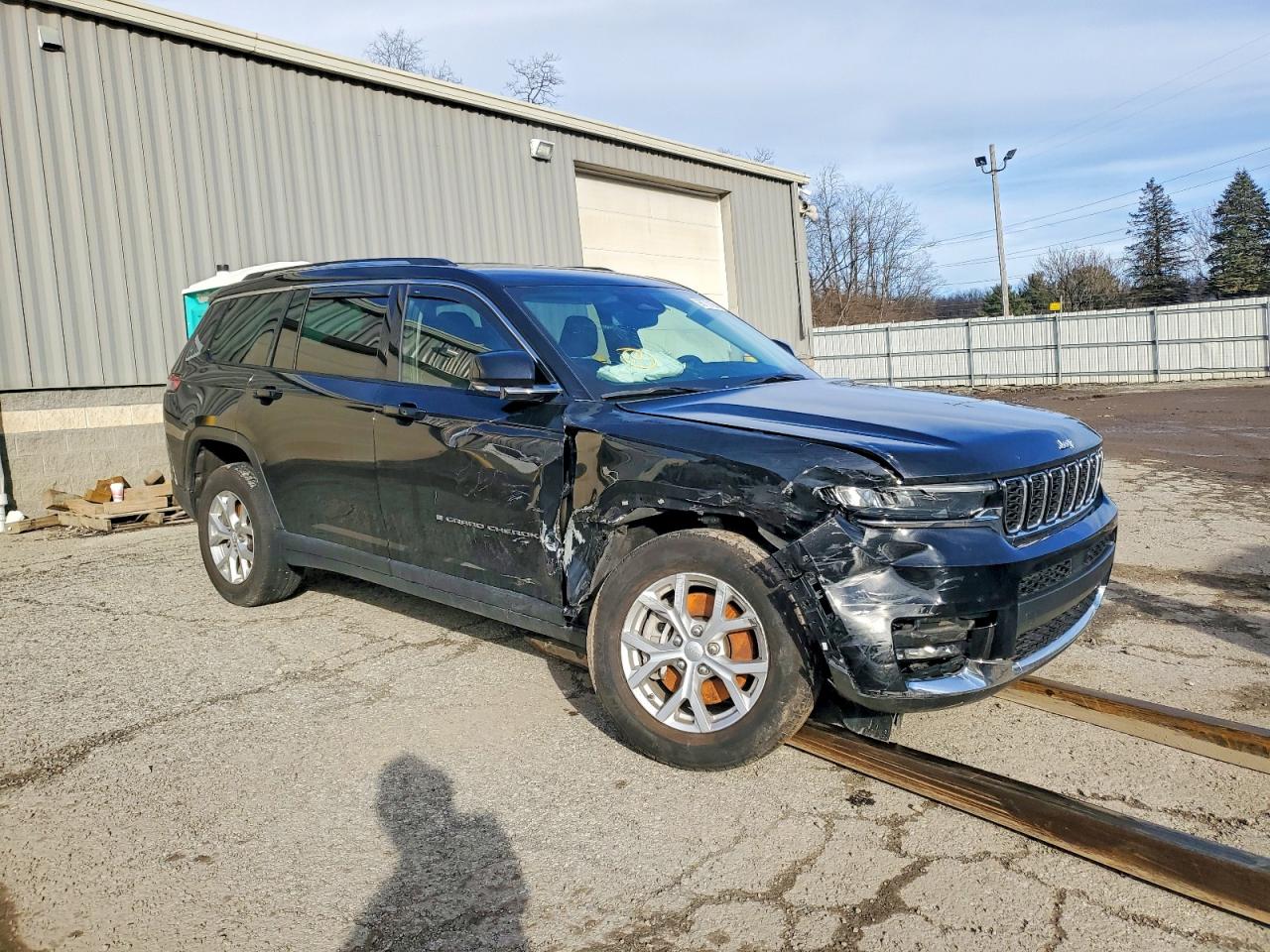 2023 JEEP GRAND CHEROKEE L LIMITED photo 4