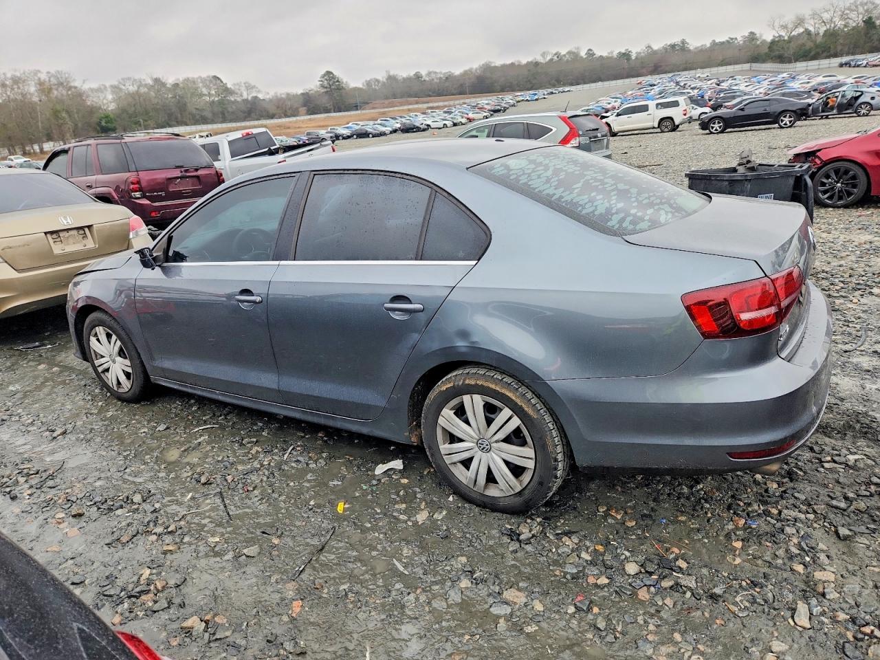 2017 VOLKSWAGEN JETTA S photo 2