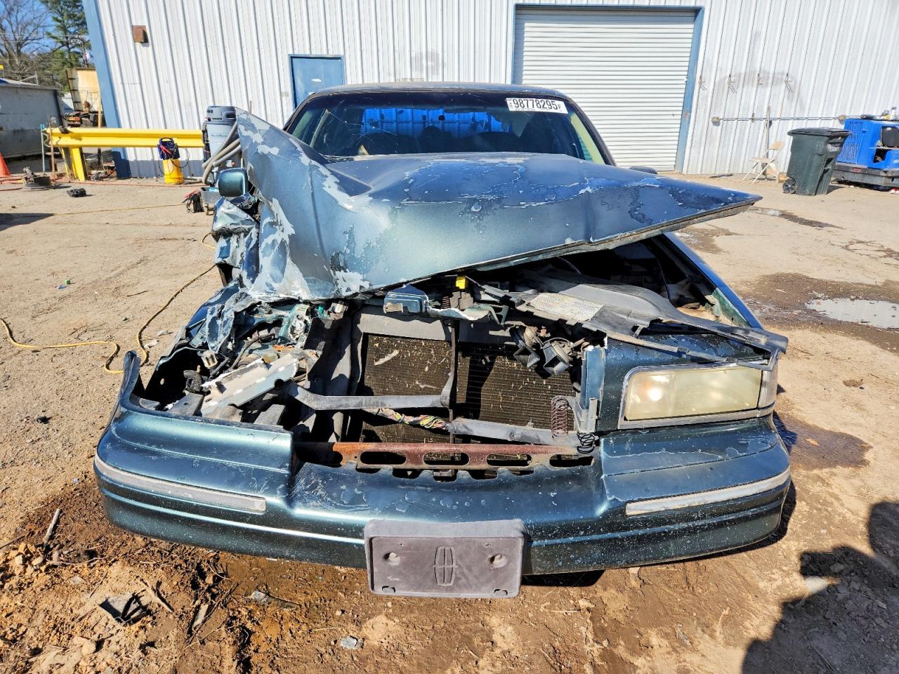 1996 LINCOLN TOWN CAR EXECUTIVE photo 5