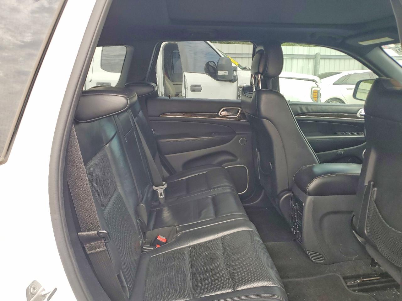 2015 JEEP GRAND CHEROKEE OVERLAND photo 11