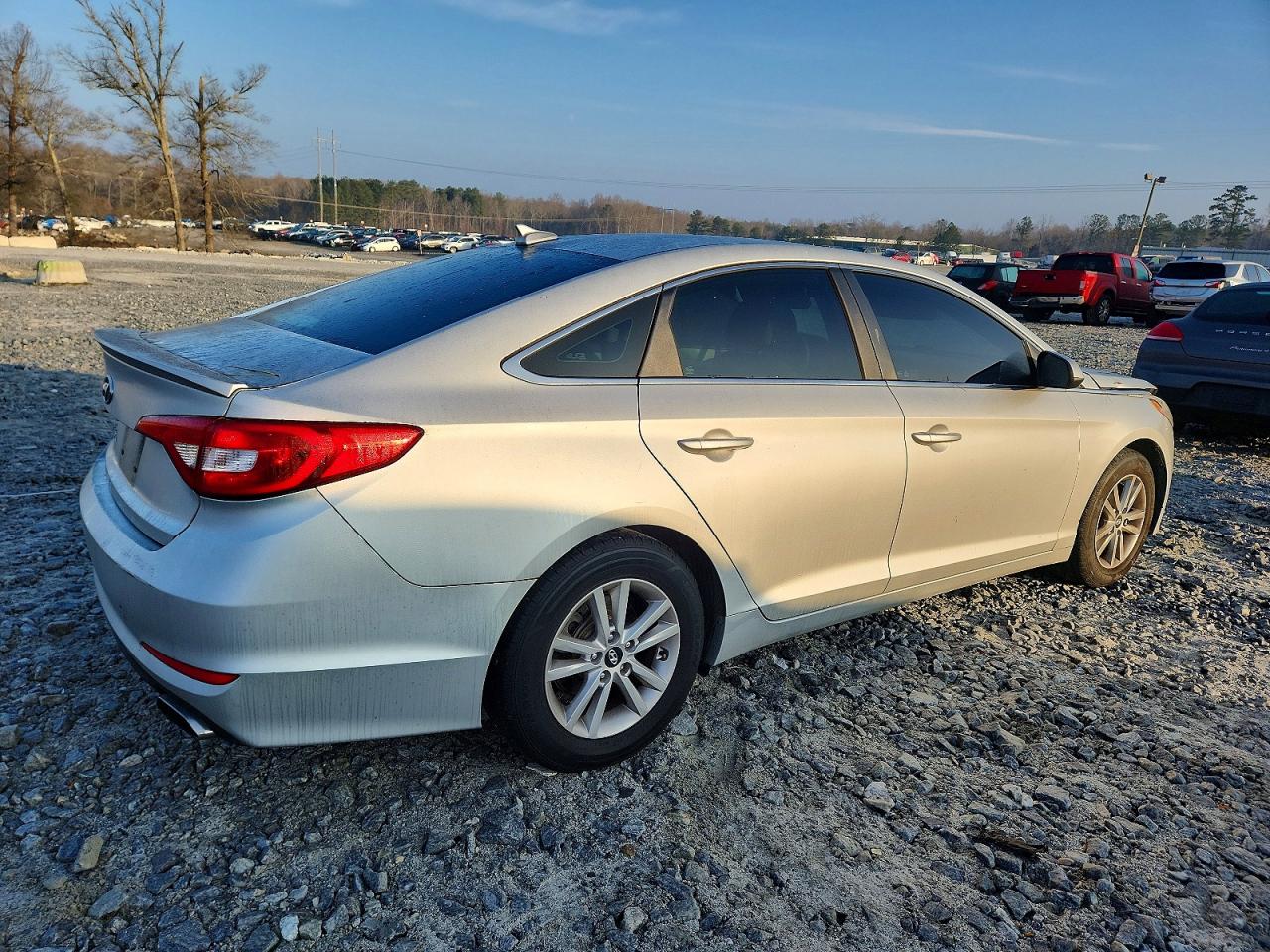 2015 HYUNDAI SONATA SE photo 3