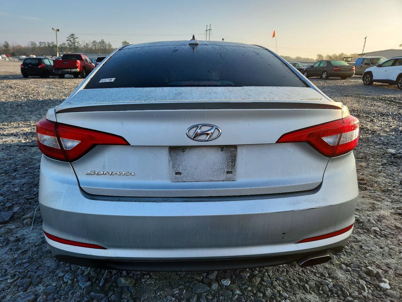 2015 HYUNDAI SONATA SE photo 6