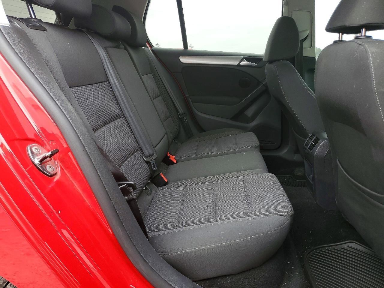 2012 VOLKSWAGEN GOLF photo 10