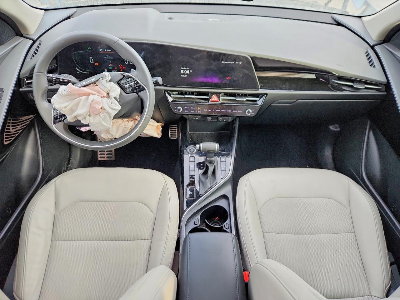 2023 KIA NIRO EX photo 8