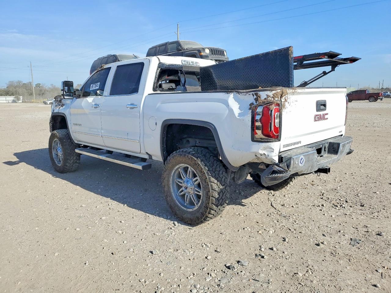 2017 GMC SIERRA K1500 SLT photo 2