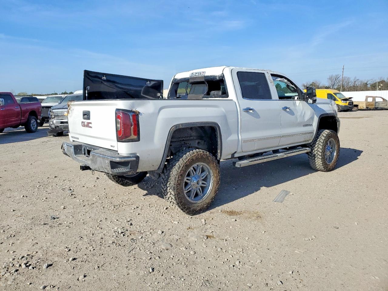 2017 GMC SIERRA K1500 SLT photo 3