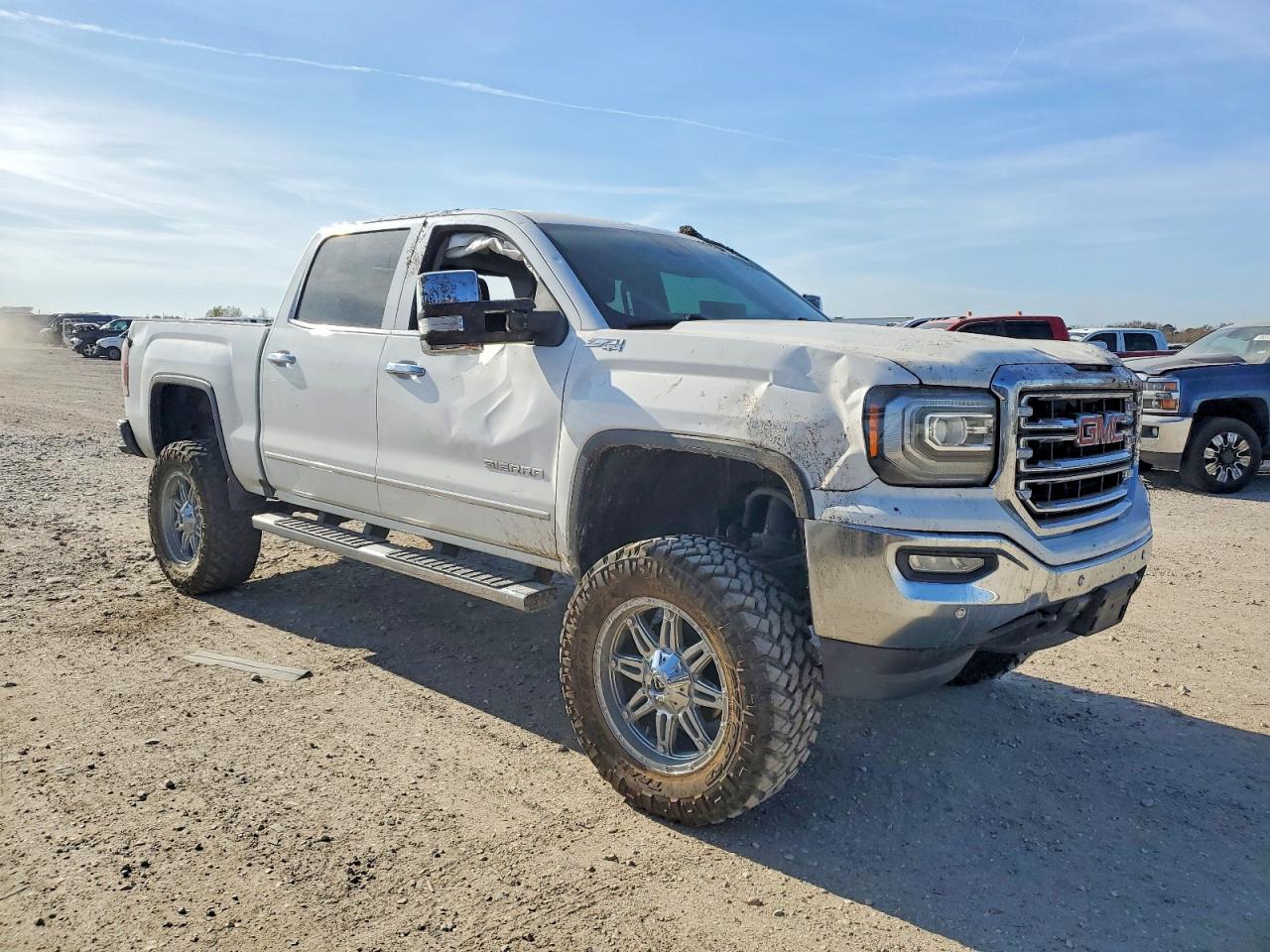 2017 GMC SIERRA K1500 SLT photo 4