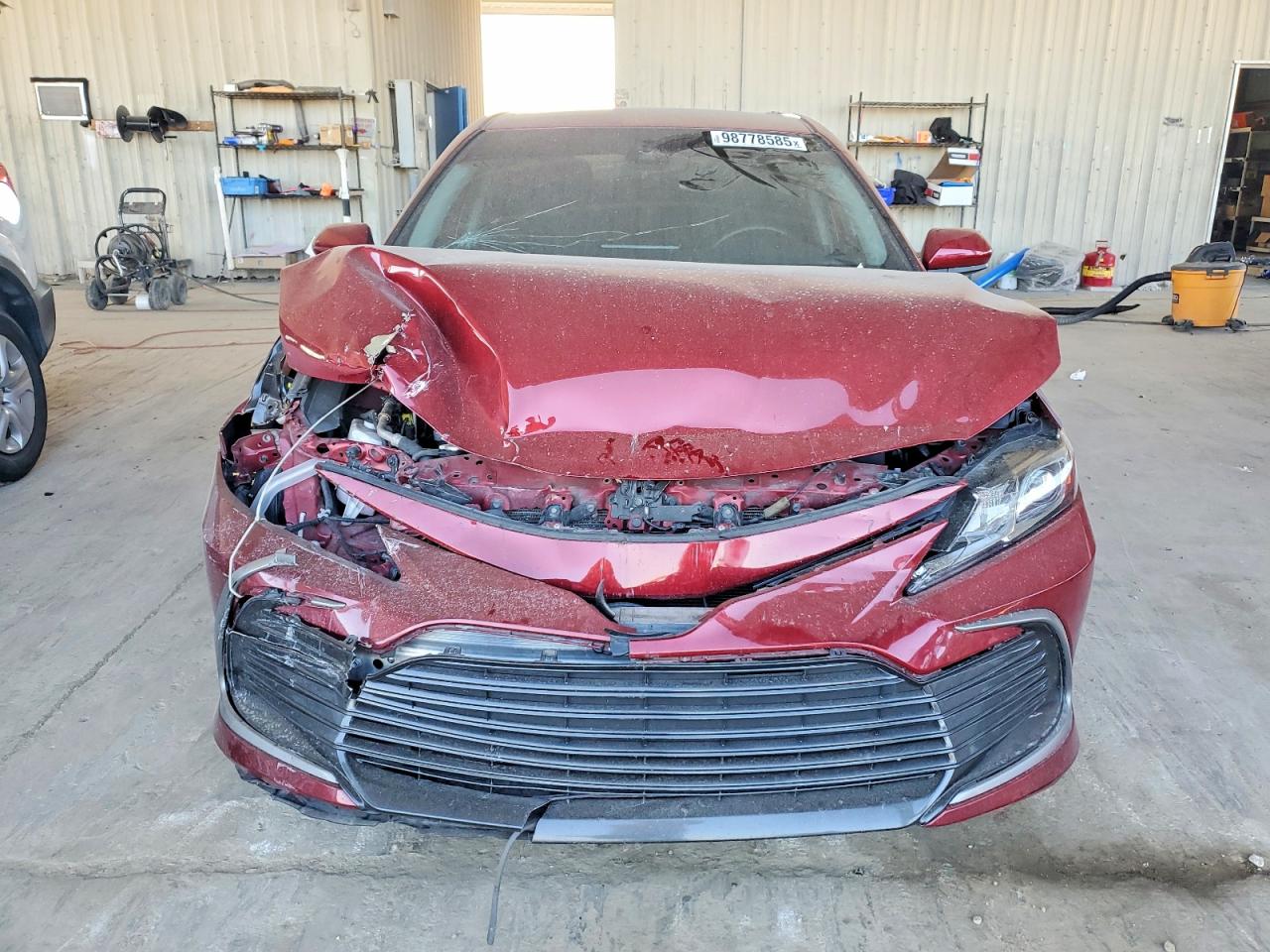2022 TOYOTA CAMRY LE photo 5