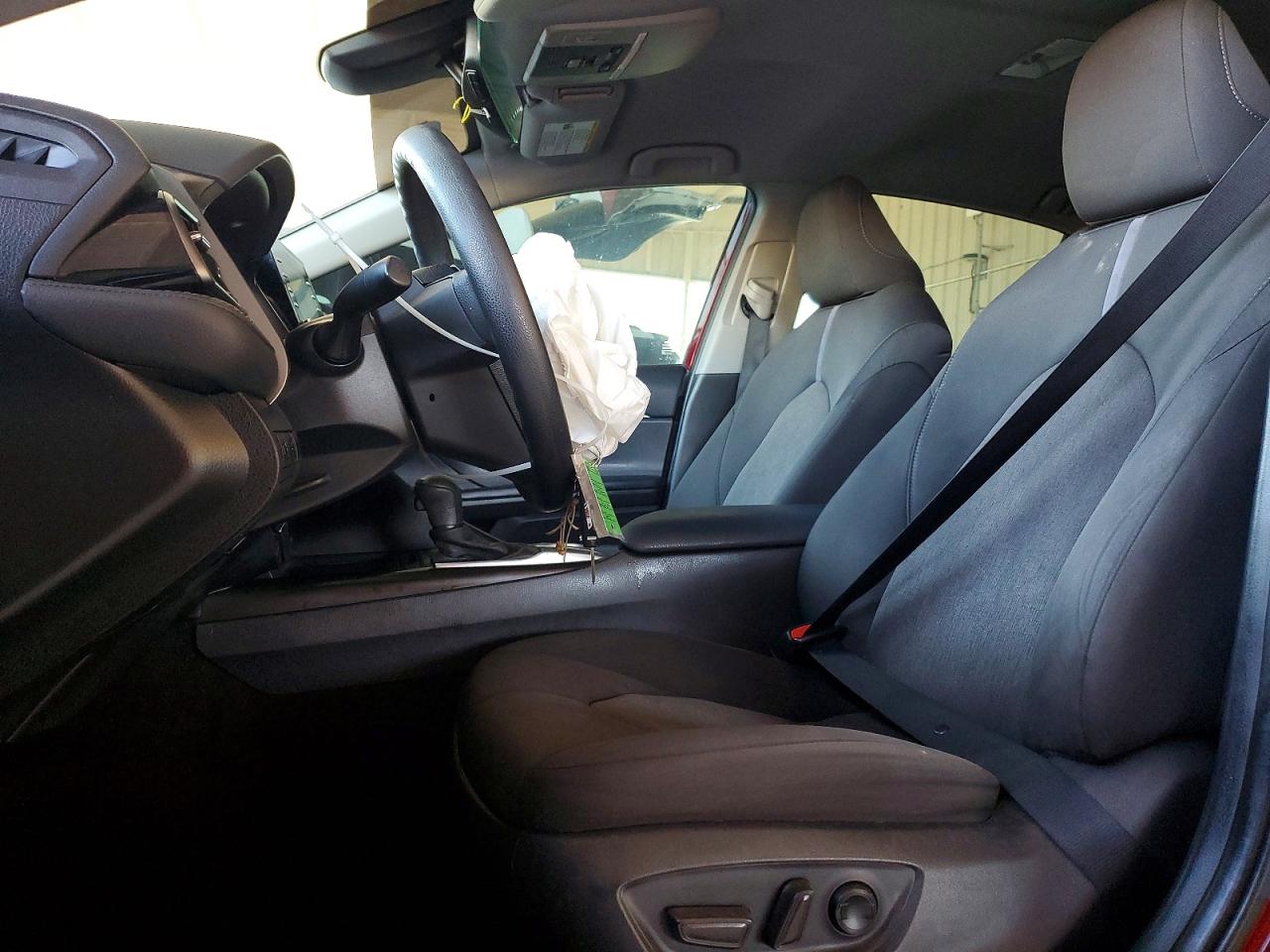 2022 TOYOTA CAMRY LE photo 7