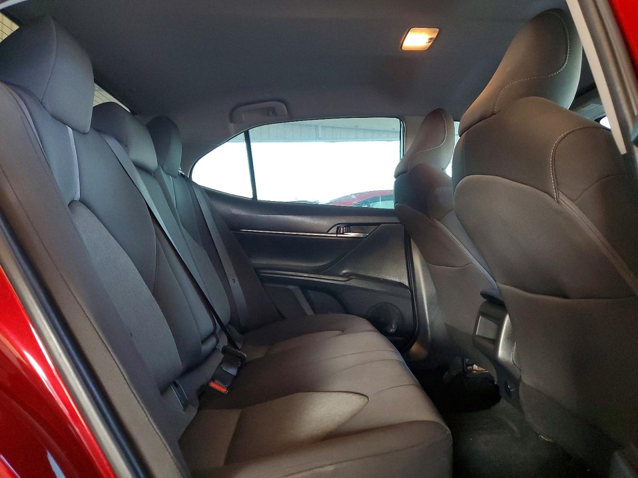 2022 TOYOTA CAMRY LE photo 10