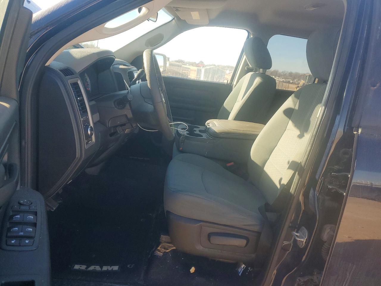 2013 RAM 1500 ST photo 7