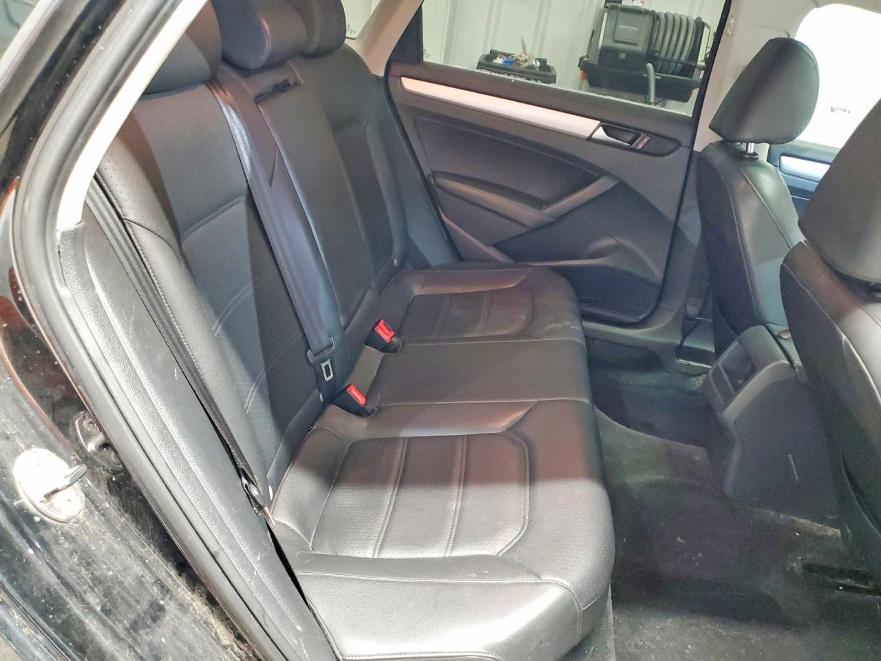 2012 VOLKSWAGEN PASSAT SE photo 10