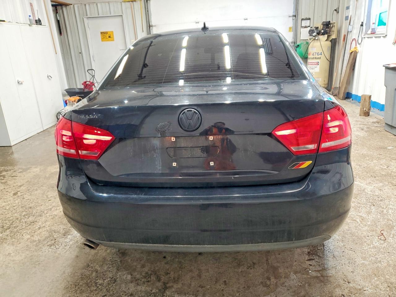2012 VOLKSWAGEN PASSAT SE photo 6