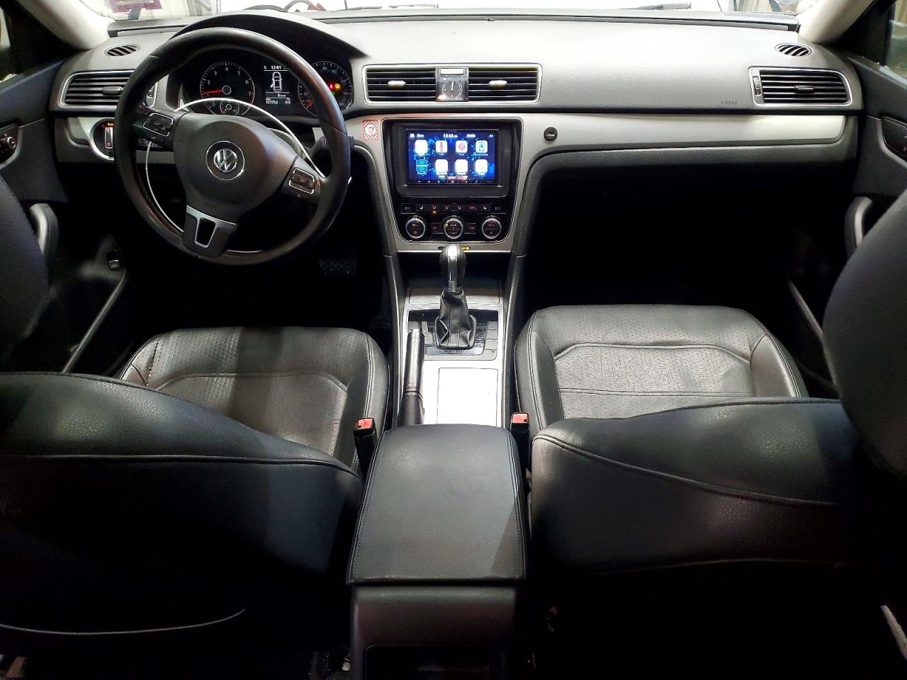 2012 VOLKSWAGEN PASSAT SE photo 8