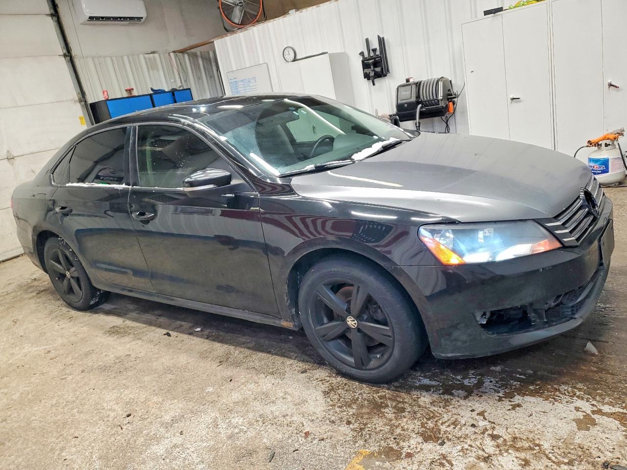 2012 VOLKSWAGEN PASSAT SE photo 4