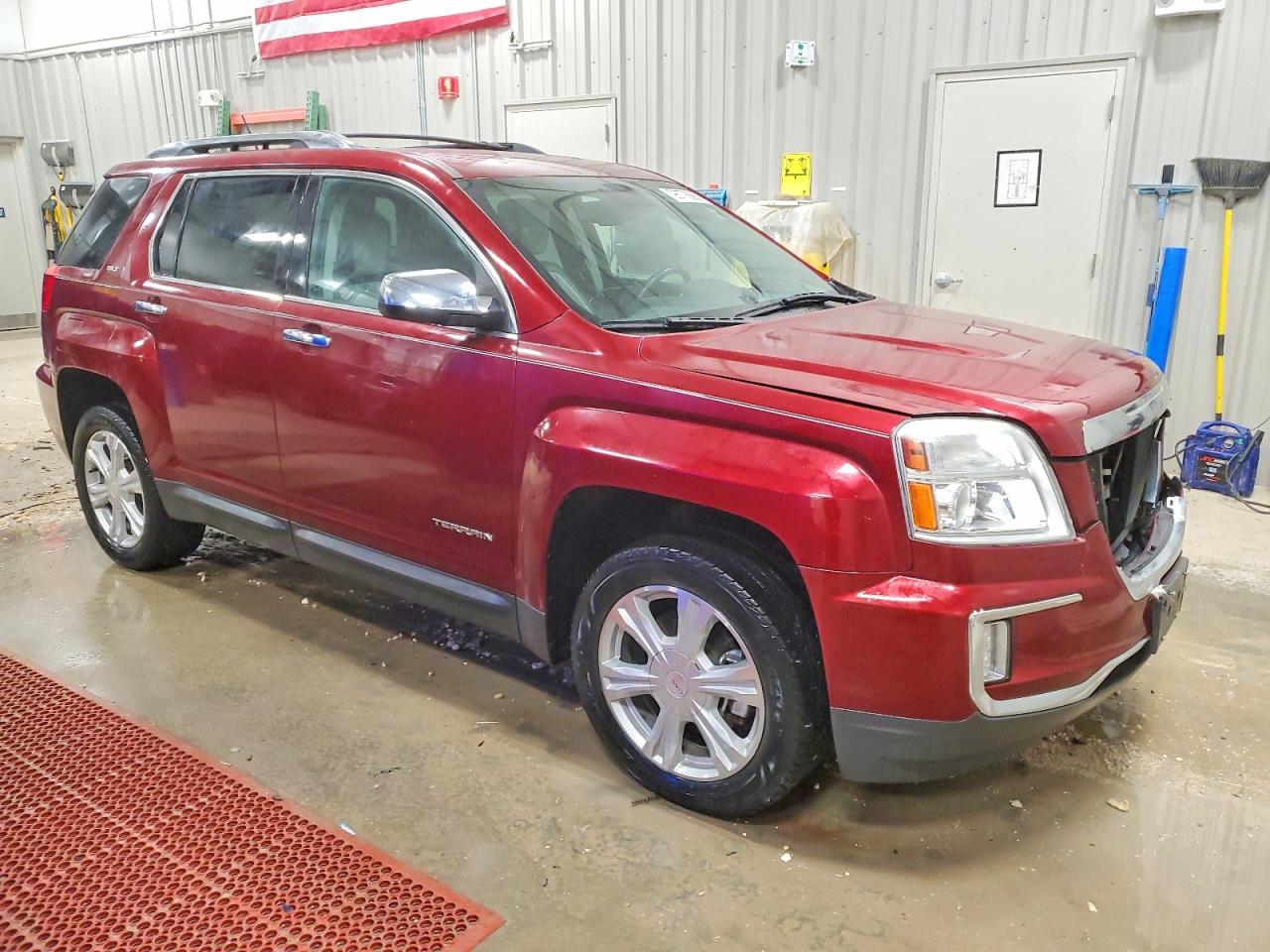 2017 GMC TERRAIN SLT photo 4