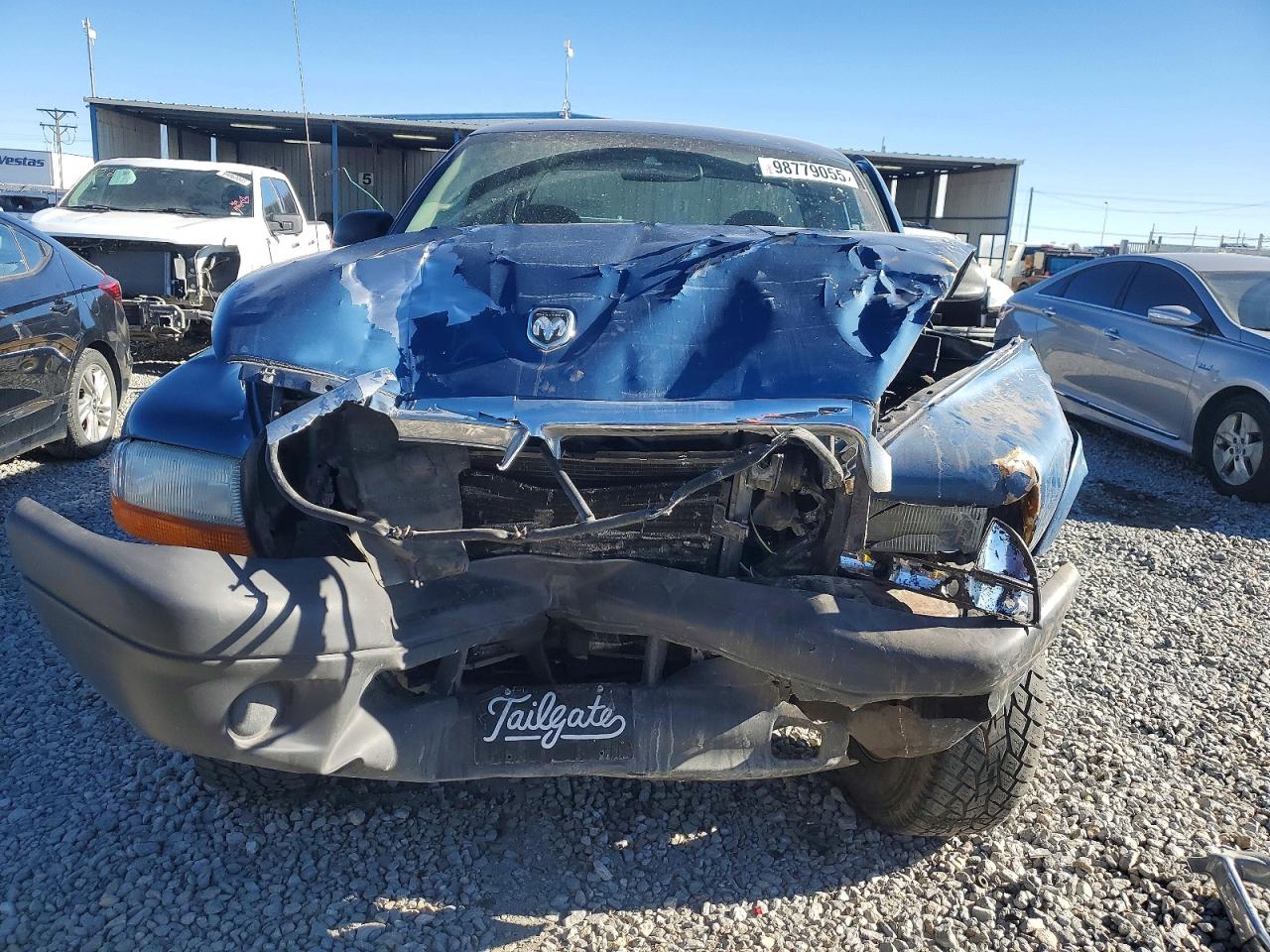 2004 DODGE DAKOTA SXT photo 5