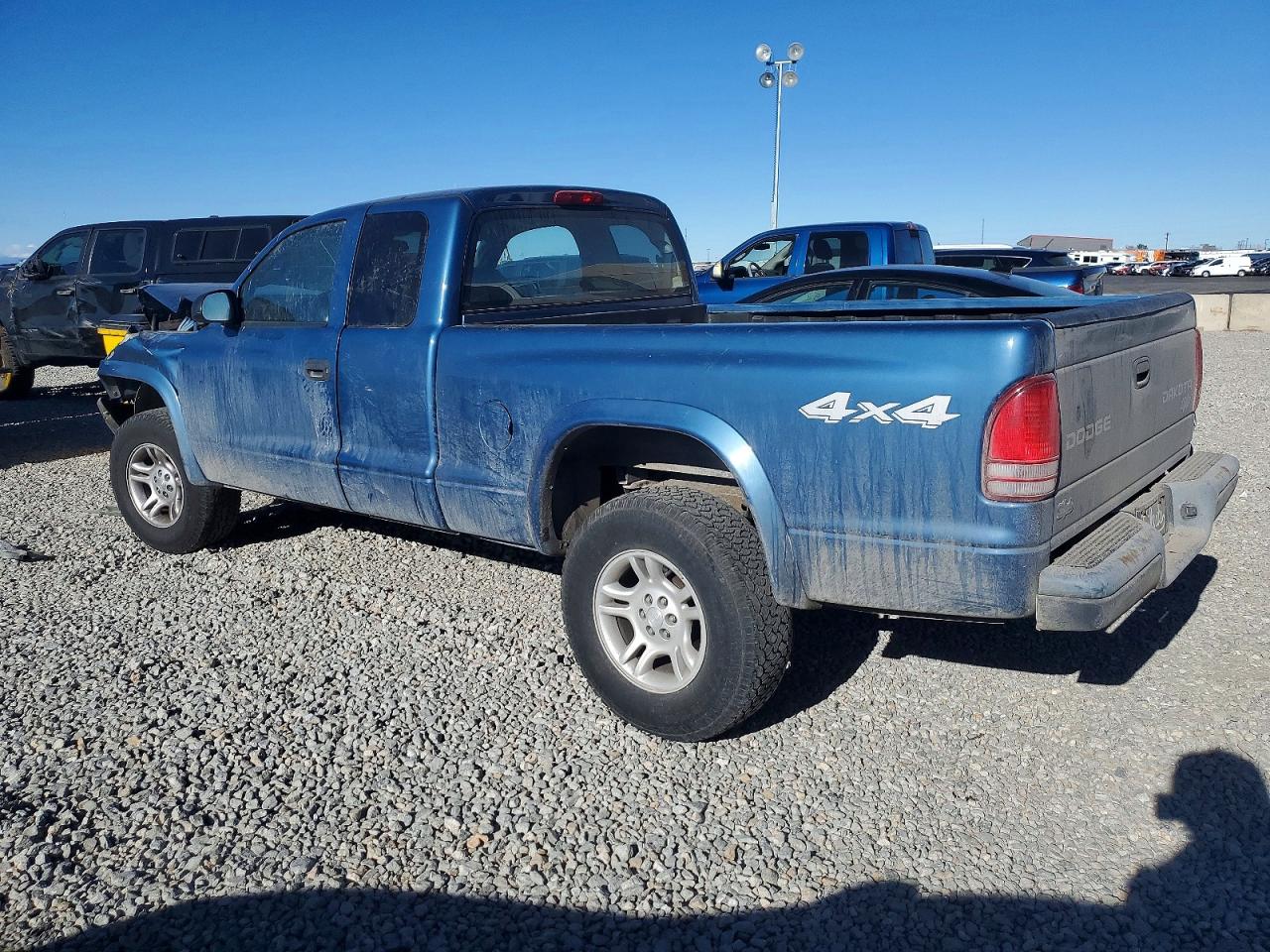 2004 DODGE DAKOTA SXT photo 2