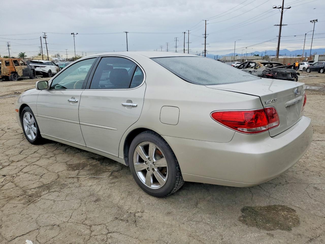 2005 LEXUS ES 330 photo 2