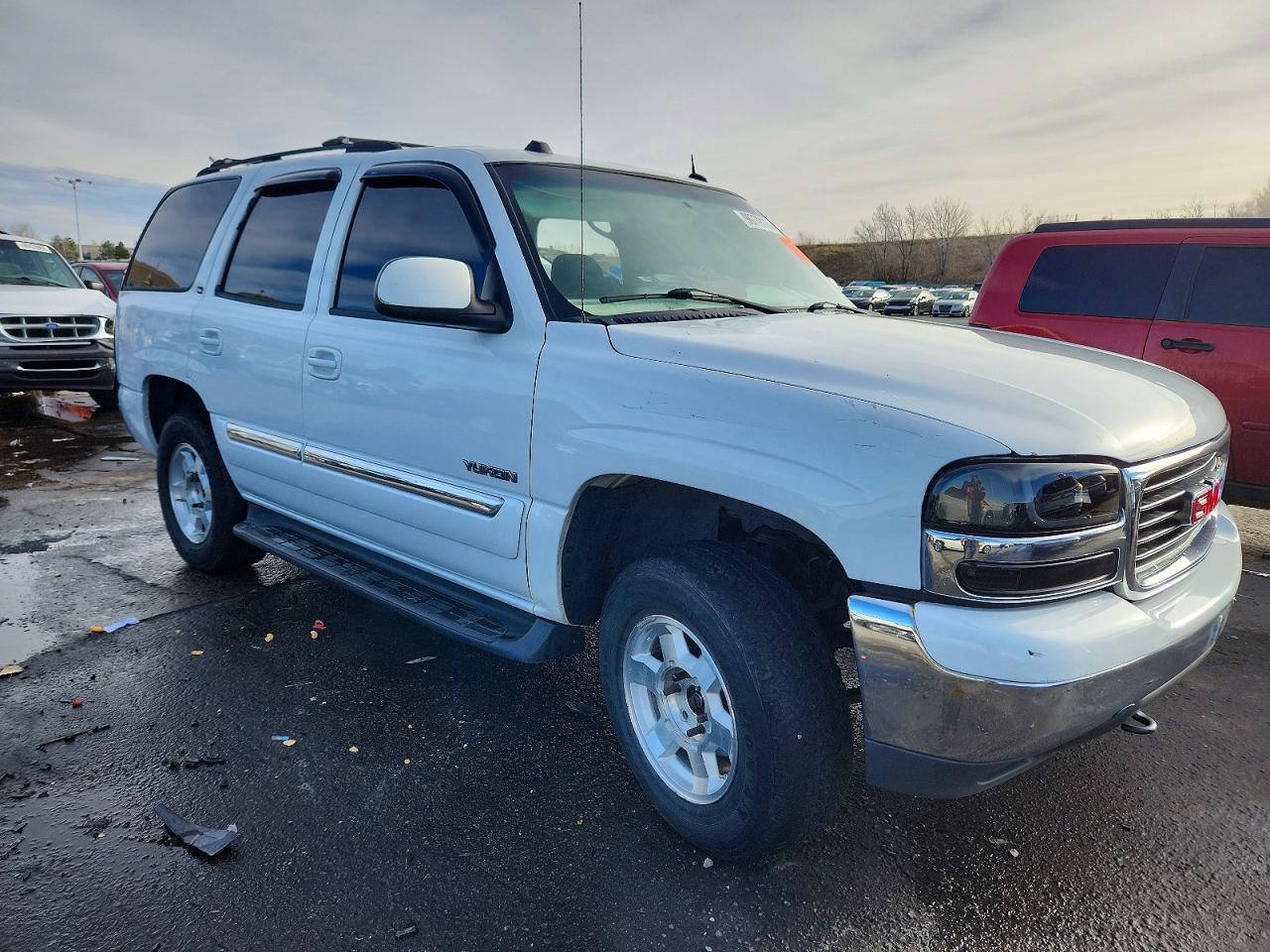 2004 GMC YUKON photo 4