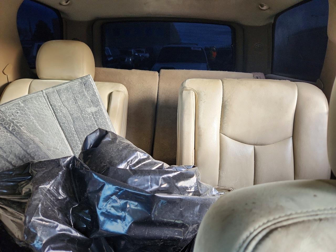 2004 GMC YUKON photo 10