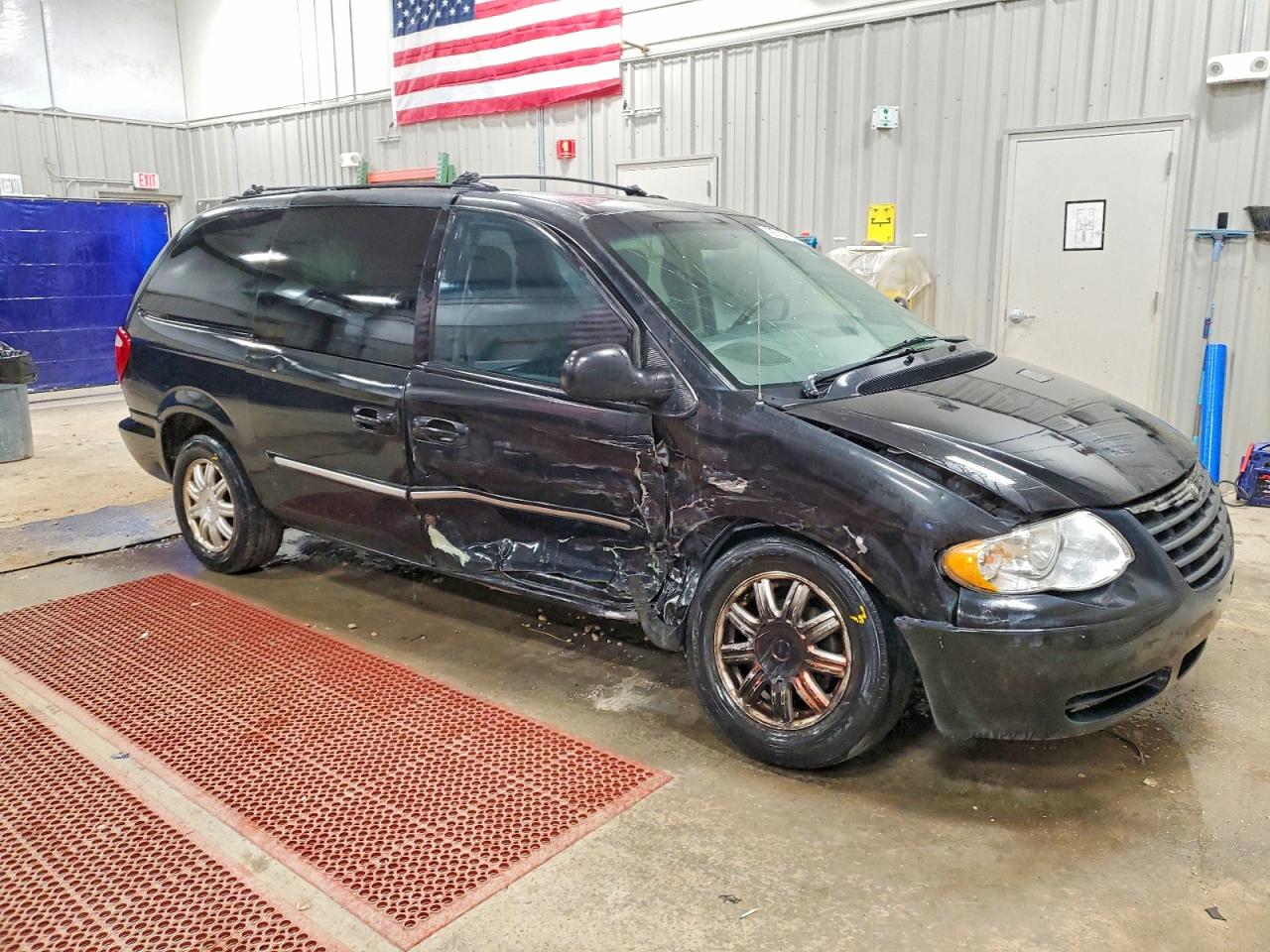 2005 CHRYSLER TOWN & COUNTRY TOURING photo 4