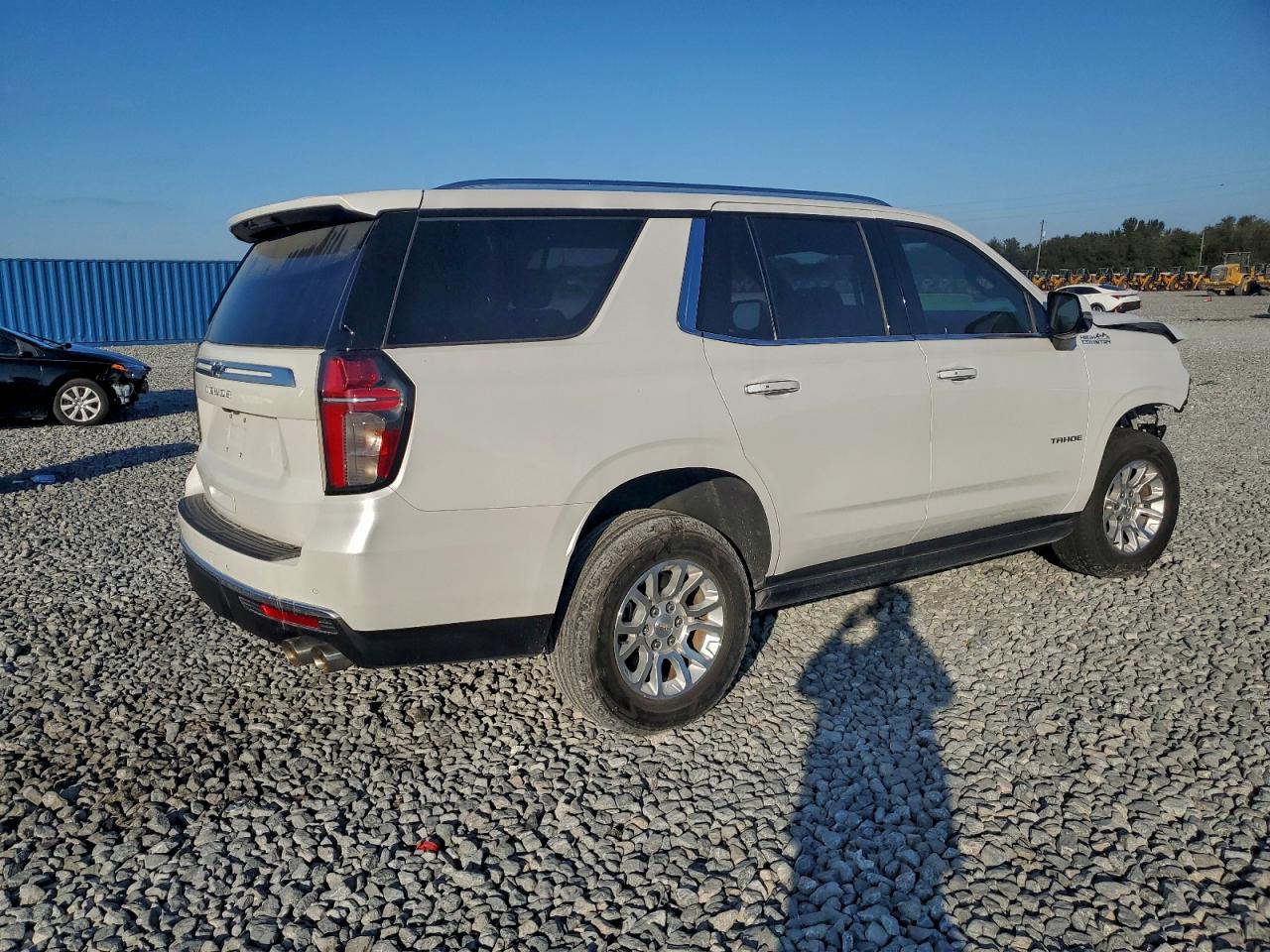 2023 CHEVROLET TAHOE K1500 HIGH COUNTRY photo 3