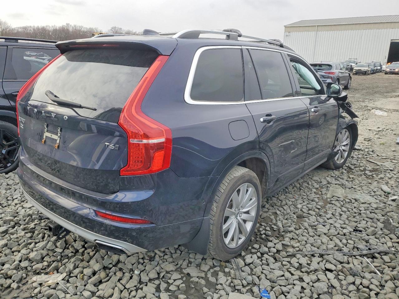 2017 VOLVO XC90 T6 photo 3