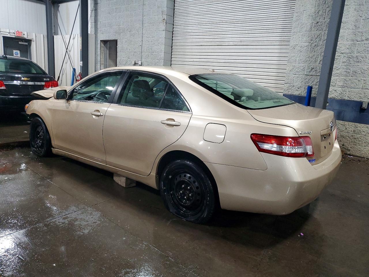2010 TOYOTA CAMRY BASE photo 2