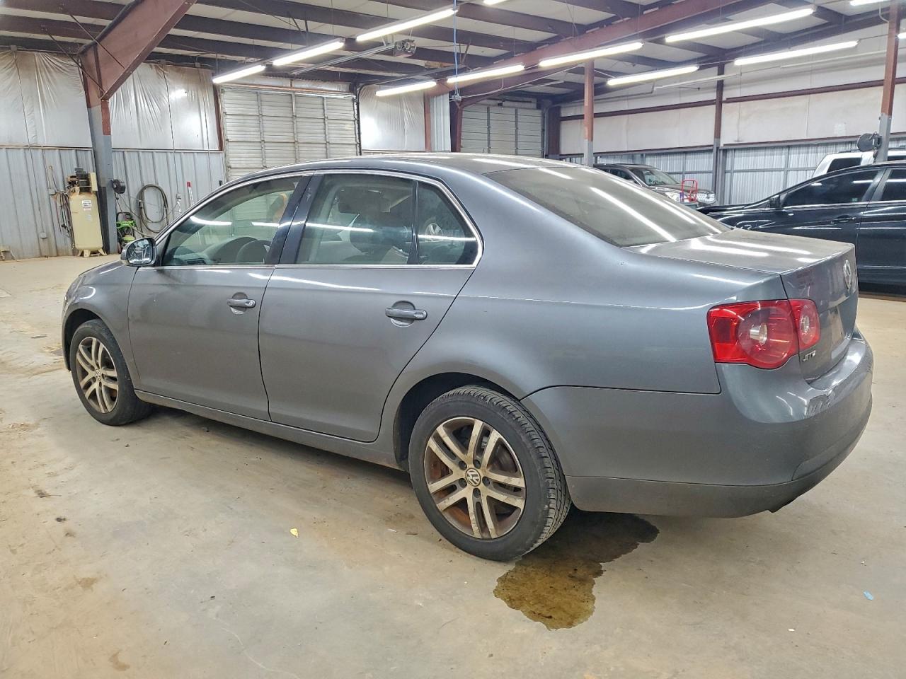 2006 VOLKSWAGEN JETTA TDI photo 2